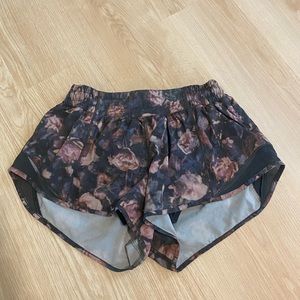 Lululemon frosted rose hotty hot